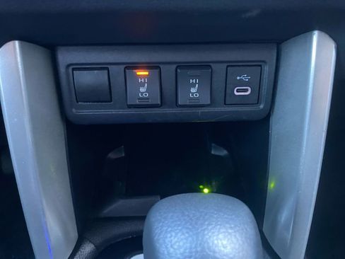 Used 2024 Toyota Corolla Cross XLE image 26