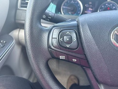 Used 2017 Toyota Camry LE FWD image 18