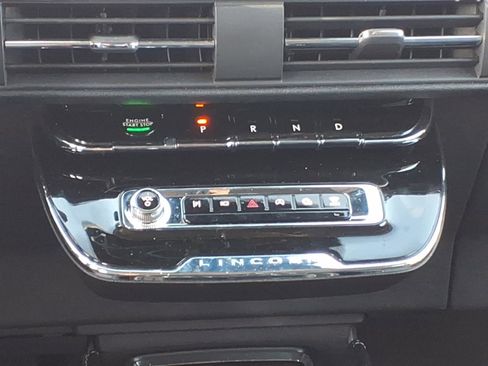 Used 2025 Lincoln Corsair AWD w/ Equipment Group 101A image 12