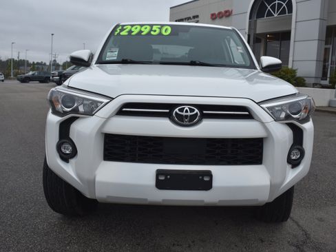 Used 2022 Toyota 4Runner SR5 image 4