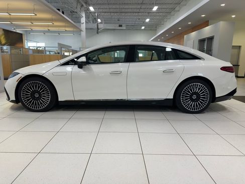 Certified 2022 Mercedes-Benz EQS 580 4MATIC Sedan image 2