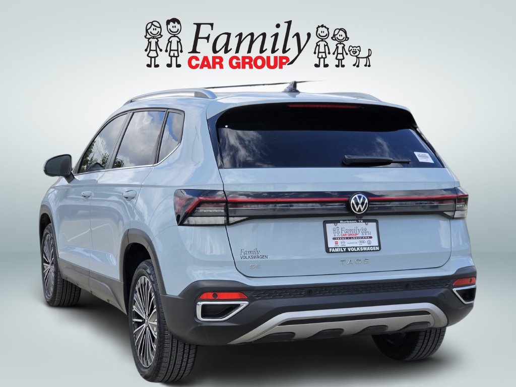 Used 2025 Volkswagen Taos SE FWD image 3