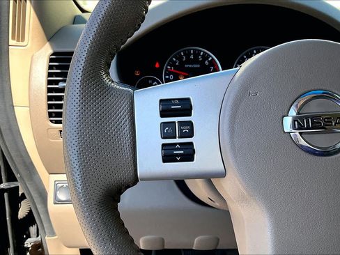 Used 2012 Nissan Pathfinder LE RWD image 24