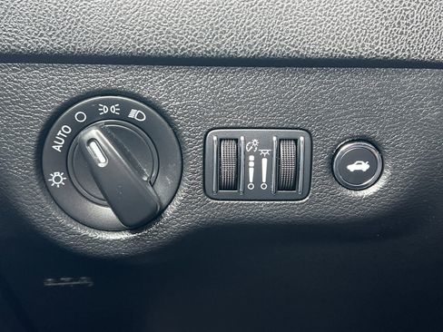 Used 2023 Dodge Charger SXT image 13