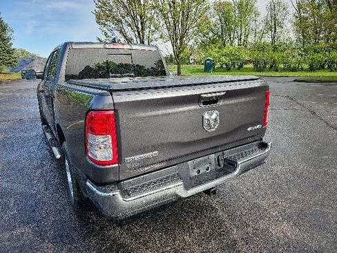 Used 2022 RAM 1500 Big Horn AWD/4WD image 3