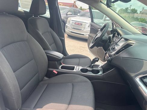 Used 2016 Chevrolet Cruze LT w/ Convenience Package FWD image 18