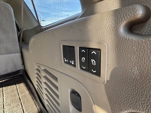 Used 2015 Chevrolet Suburban LTZ AWD/4WD image 33