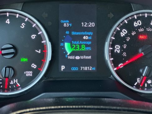Certified 2021 Toyota RAV4 XLE FWD image 24