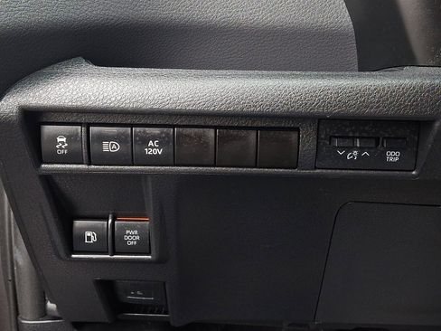 Used 2021 Toyota Sienna XSE w/ XSE Plus Package image 28