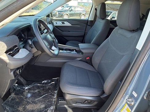 Used 2025 Ford Explorer Active image 16