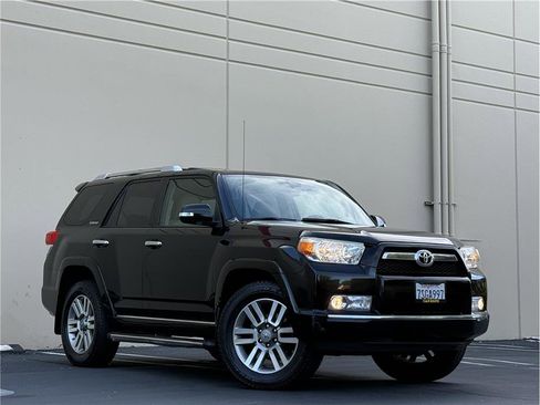 Used 2010 Toyota 4Runner Limited image 22