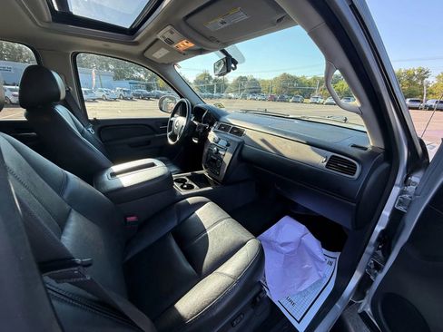 Used 2013 Chevrolet Avalanche LT w/ Suspension Package, Off-Road image 13