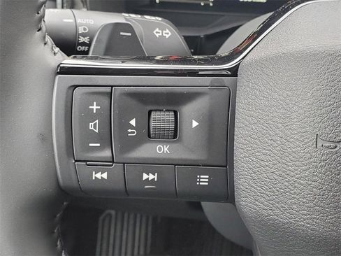 Used 2026 Nissan Pathfinder SL image 22