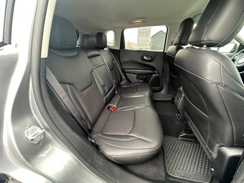 Used 2018 Jeep Compass Latitude w/ Cold Weather Group image 15