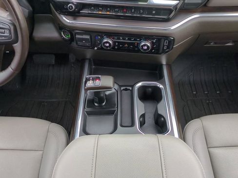 Used 2023 GMC Sierra 1500 SLT w/ SLT Premium Package AWD/4WD image 19