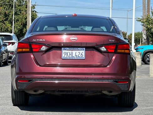 Certified 2024 Nissan Altima 2.5 SV FWD image 5