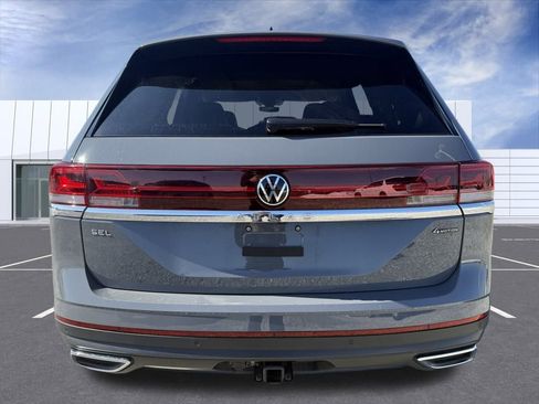 Used 2025 Volkswagen Atlas SEL AWD/4WD image 12
