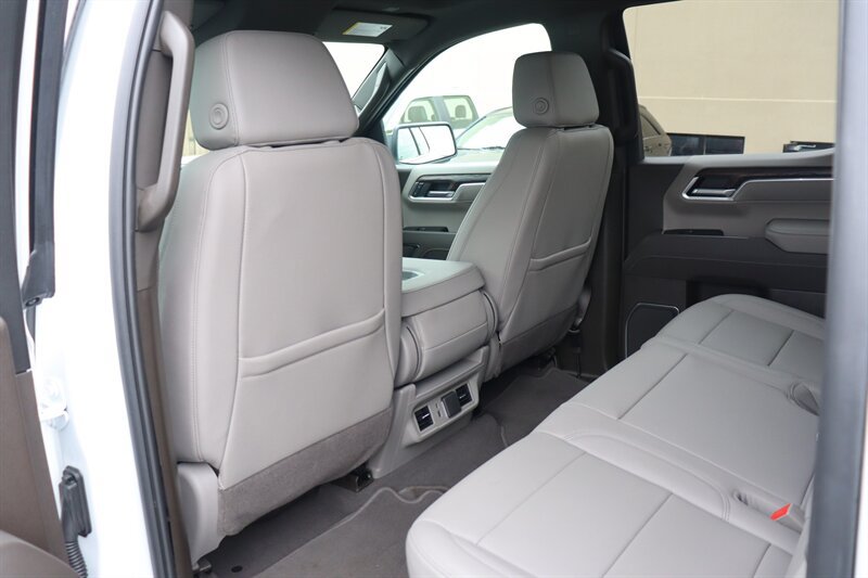 Used 2026 GMC Sierra 1500 SLT AWD/4WD image 26