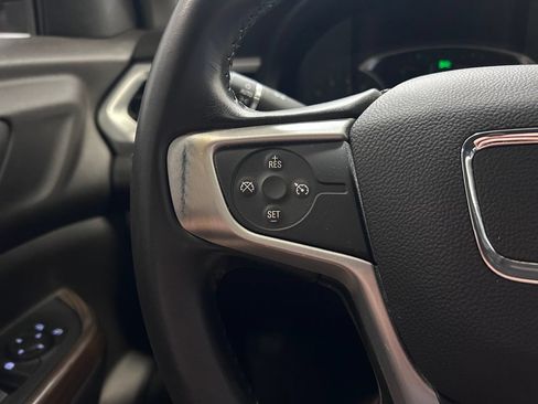Used 2020 GMC Acadia SLE w/ Driver Convenience Package FWD image 10