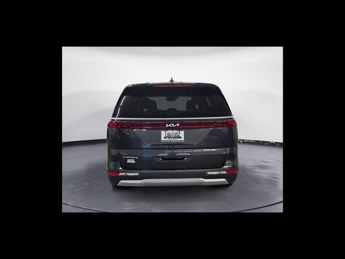 Used 2024 Kia Carnival EX FWD image 5