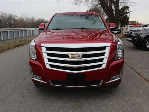 Used 2015 Cadillac Escalade Luxury AWD/4WD image 2