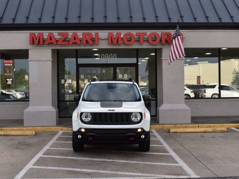 Used 2017 Jeep Renegade Trailhawk AWD/4WD image 7