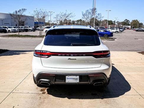 Used 2024 Porsche Macan image 9