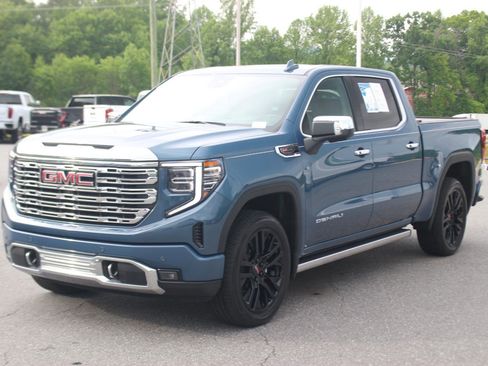 Used 2025 GMC Sierra 1500 Denali w/ Denali Reserve Package AWD/4WD image 3