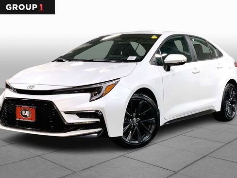 Used 2024 Toyota Corolla SE FWD image 1
