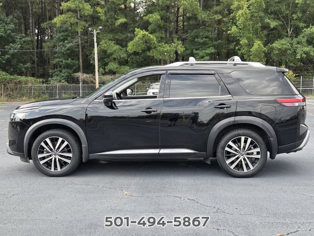 Used 2024 Nissan Pathfinder Platinum w/ Lighting Package (N92) FWD image 2