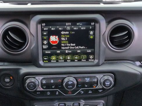 Used 2021 Jeep Gladiator Sport image 19