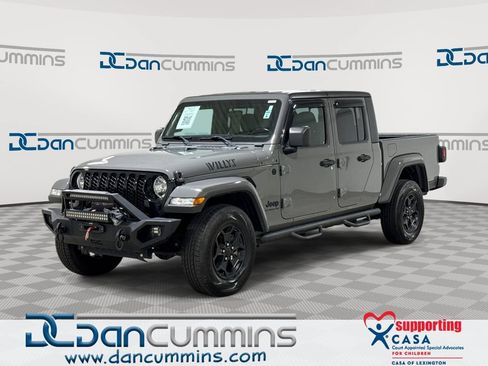 Used 2021 Jeep Gladiator Sport AWD/4WD image 1