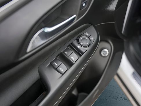 Certified 2024 Buick Envista Avenir image 25