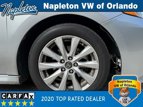 Used 2018 Toyota Camry LE image 7