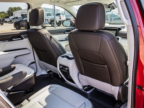 New 2025 GMC Acadia Denali w/ Super Cruise Package image 18