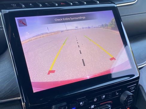 Used 2023 Jeep Grand Cherokee Overland image 23