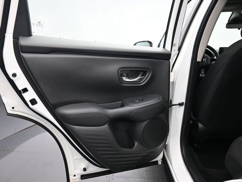 Certified 2025 Honda HR-V LX image 33