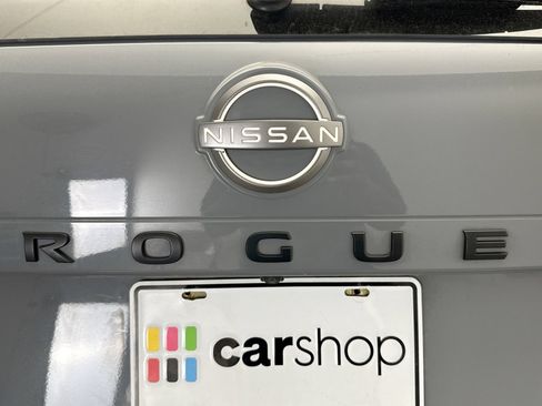Used 2023 Nissan Rogue SV w/ SV Premium B Package AWD/4WD image 3