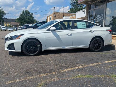 New 2026 Nissan Altima 2.5 SV w/ SV Special Edition Package FWD image 4
