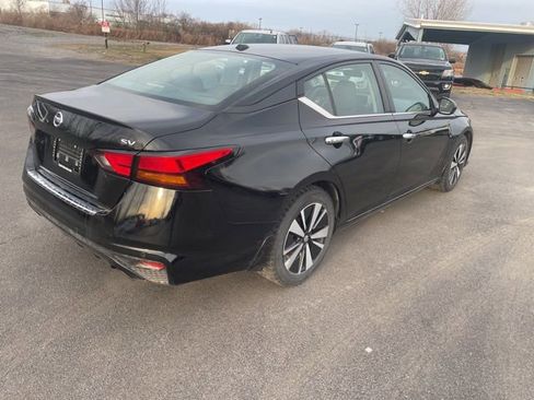 Used 2022 Nissan Altima 2.5 SV w/ SV Premium Package image 11