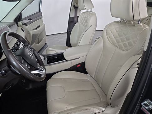 Used 2020 Hyundai Palisade Limited w/ Winter Weather Package image 11