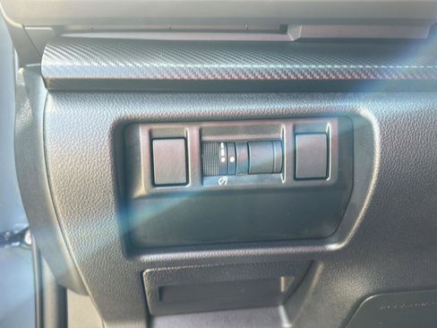 Used 2025 Subaru Crosstrek 2.0i Premium image 16