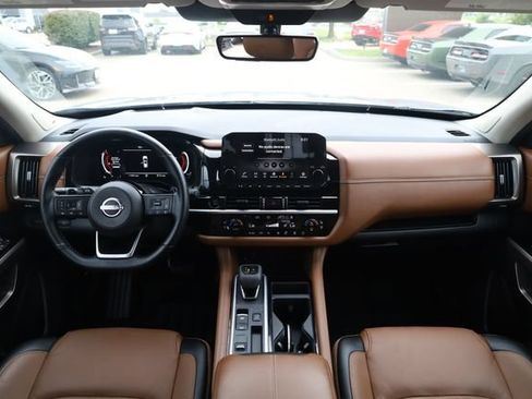 Used 2025 Nissan Pathfinder Platinum w/ Cargo Package FWD image 11