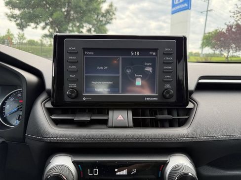 Used 2021 Toyota RAV4 LE AWD/4WD image 9