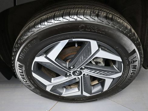 Certified 2024 Hyundai Tucson Limited AWD/4WD image 15