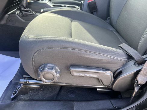 Used 2022 Jeep Gladiator Willys image 10