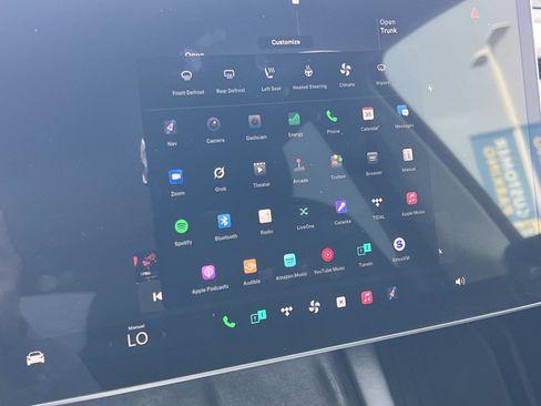 Used 2022 Tesla Model Y Long Range image 12