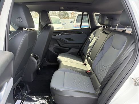 New 2026 Volkswagen Tiguan SE R-Line AWD/4WD image 28