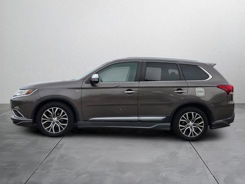 Used 2016 Mitsubishi Outlander GT AWD/4WD image 2