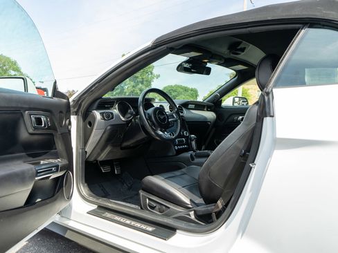 Used 2022 Ford Mustang Premium RWD image 13
